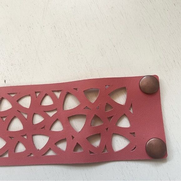 LEATHER Cuff Handmade Wide Cutout Salmon Color - Picture 4 of 6